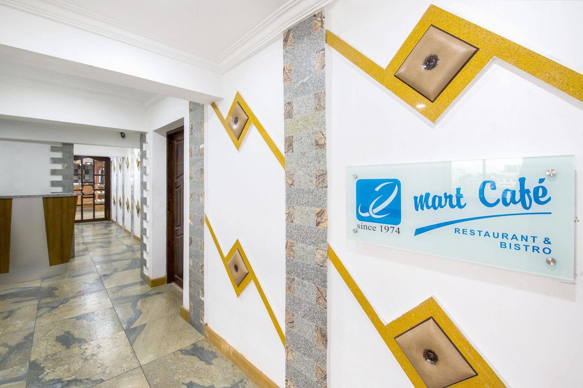 Hotel Mart View Kochi Εξωτερικό φωτογραφία
